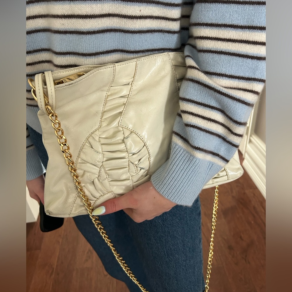 Badgley Mischka Ivory Shoulder Bag with Gold Chain